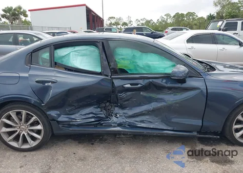 2021 Volvo S60 T5 Momentum from USA, damaged, VIN 7JR102FK2MG093353